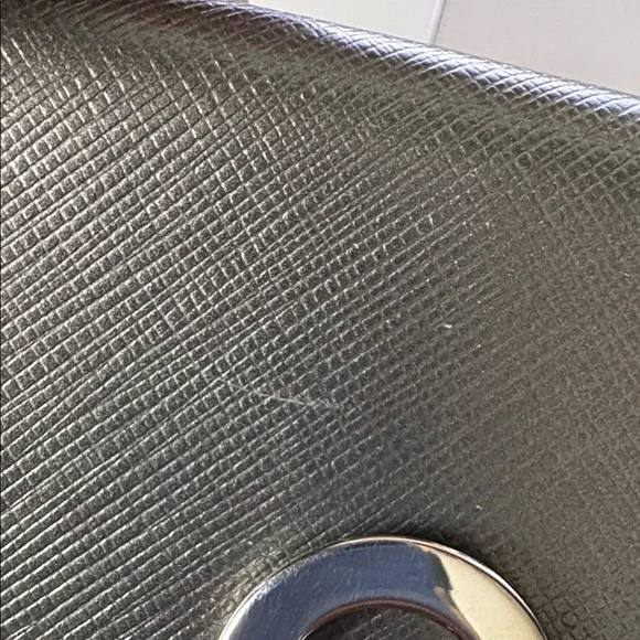 Women’s SALVATORE FERRAGAMO EUC Gold Bronze Metallic Trifold Wallet with Clasp - Picture 10 of 10